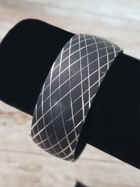 Vintage Bracelet Black & Silver Tone Criss-Cross Pattern Chunky Bracelet
